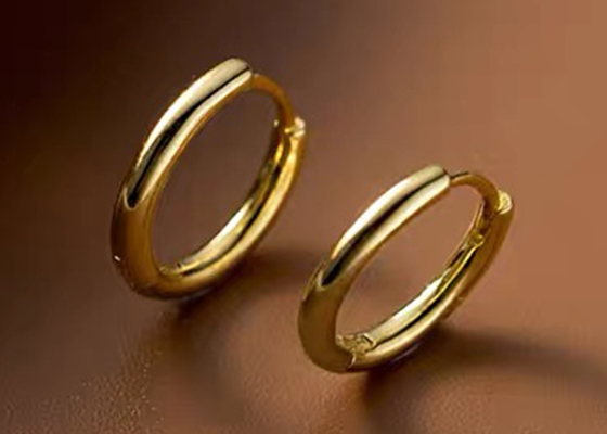 مثير اللولب 14 كيلو الذهب هوب أقراط ODM للنساء 1.2mm × 10mm البعد